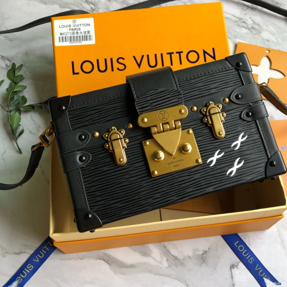 WIS VUITTON LOUIS PETITE MALLE 0823